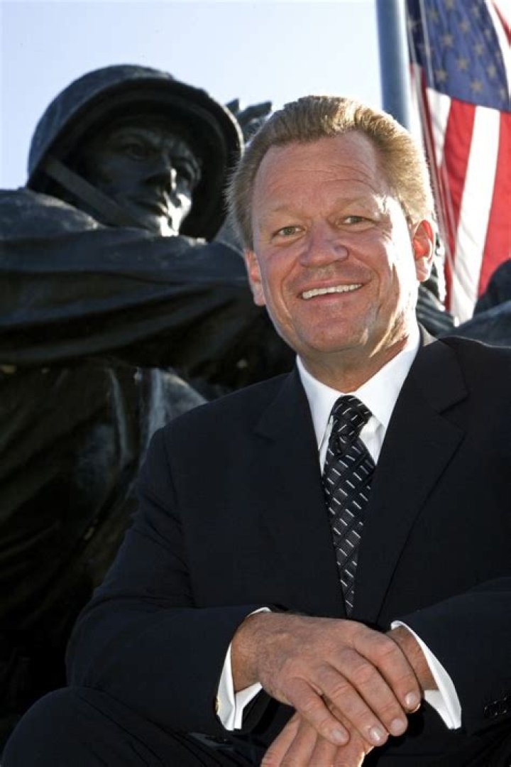 James Bradley Biography, Age, Height, Wife, Net Worth, Family