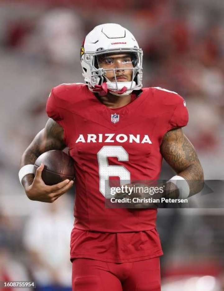 James Conner Biography, Age, Height, Wife, Net Worth, Family