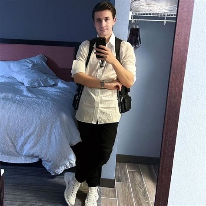 Jameskii (YouTube Star) - Age, Birthday, Bio, Facts, Family, Net Worth, Height & More