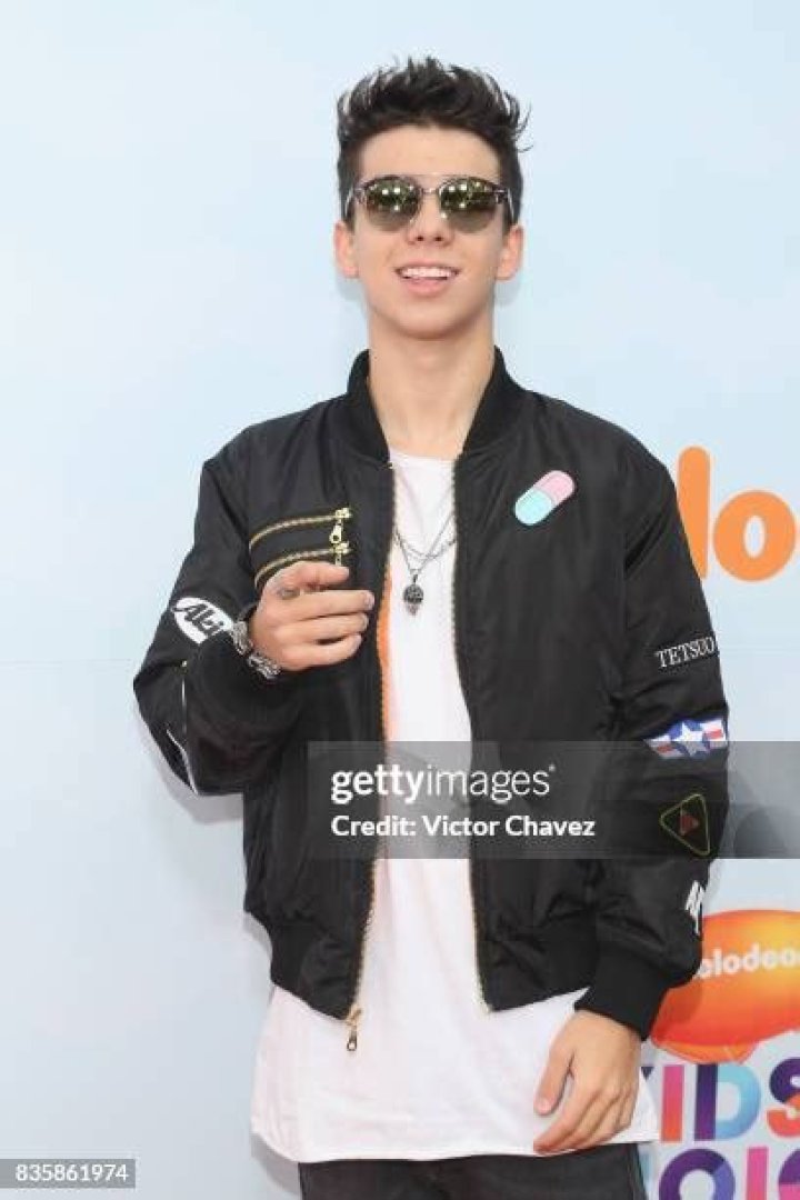 Jan Carlo Bautista (Instagram Star) - Age, Birthday, Bio, Facts, Family, Net Worth, Height & More
