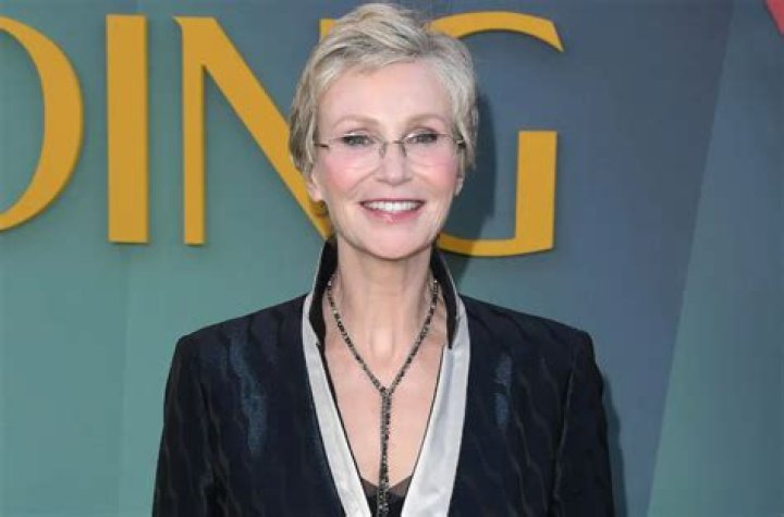Jane Lynch Height, Weight, Net Worth, Age, Birthday, Wikipedia, Who, Nationality, Biography