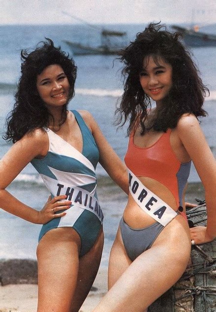 Jang Yoon-jeong Biography, Age, Height, Husband, Net Worth, Family