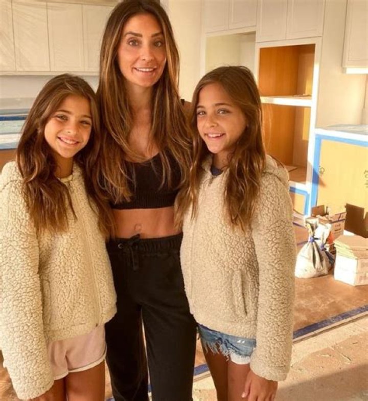 Jaqi Clements (Family Member) - Age, Birthday, Bio, Facts, Family, Net Worth, Height & More