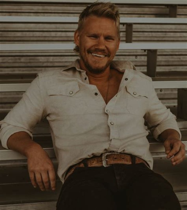 Jared Outlaw (YouTube Star) - Age, Birthday, Bio, Facts, Family, Net Worth, Height & More