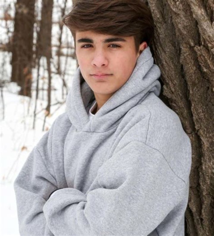 Jayden Haueter (TikTok Star) - Age, Birthday, Bio, Facts, Family, Net Worth, Height & More