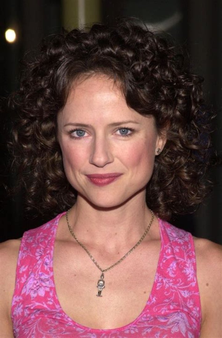 Jean Louisa Kelly (TV Actress) - Age, Birthday, Bio, Facts, Family, Net Worth, Height & More