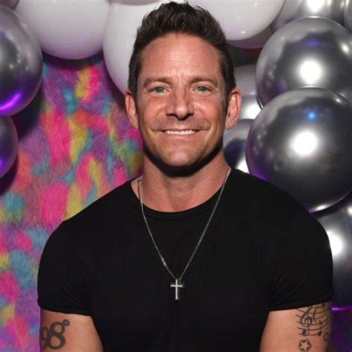 Jeff Timmons (Pop Singer) - Age, Birthday, Bio, Facts, Family, Net Worth, Height & More