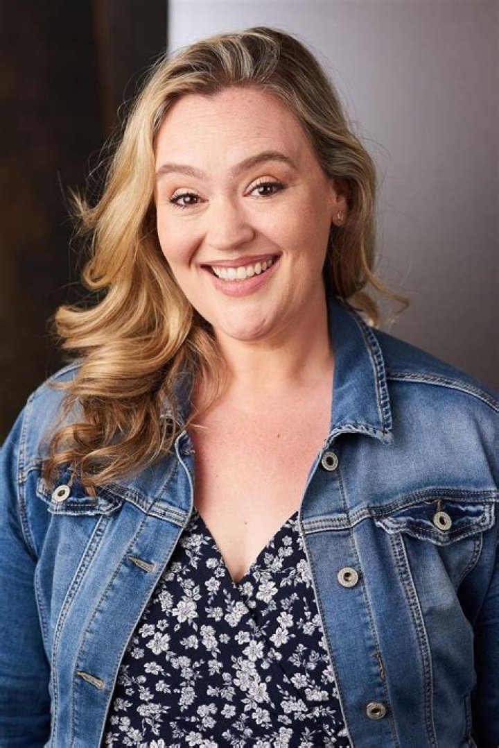 Jennifer Candy (TV Producer) - Age, Birthday, Bio, Facts, Family, Net Worth, Height & More