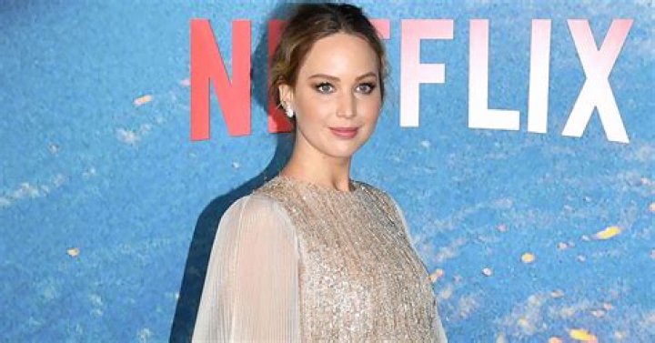 Pregnant Jennifer Lawrence’s Baby Bump Is Growing! See Photos as She’s Expecting Baby No. 1