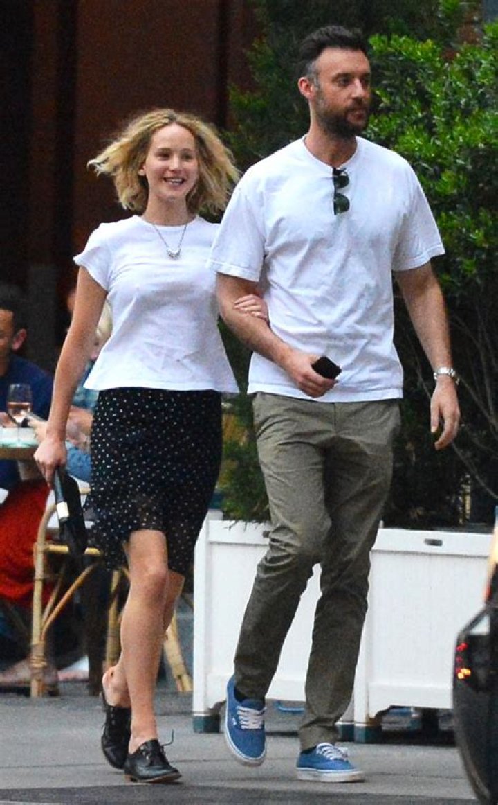 Jennifer Lawrence’s Friends Completely ‘Approve’ of Fiancé Cooke Maroney