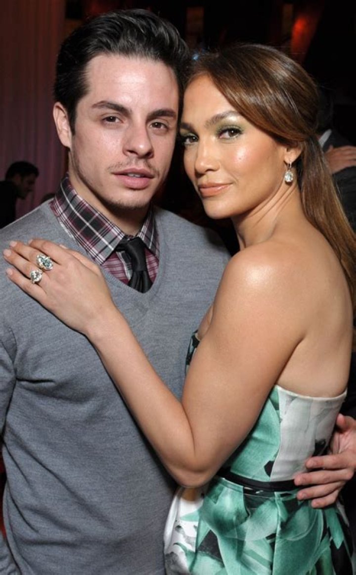 Jennifer Lopez Sending Ex-Boyfriend Casper Smart Sexy Snapchats!