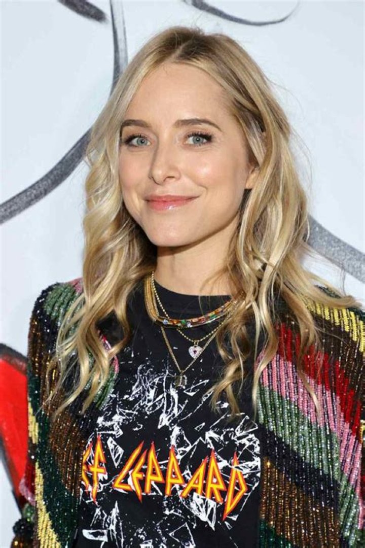 
Jenny Mollen Shares Her Mammogram After Katie Couric Texted Her a Reminder to Get a Screening 