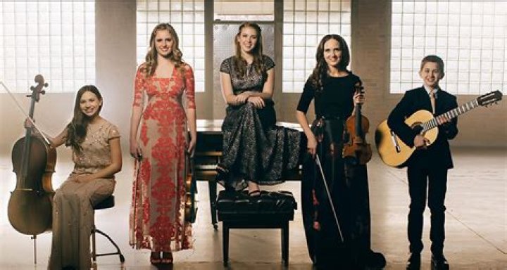 Jenny Oaks Baker (Violinist) - Age, Birthday, Bio, Facts, Family, Net Worth, Height & More