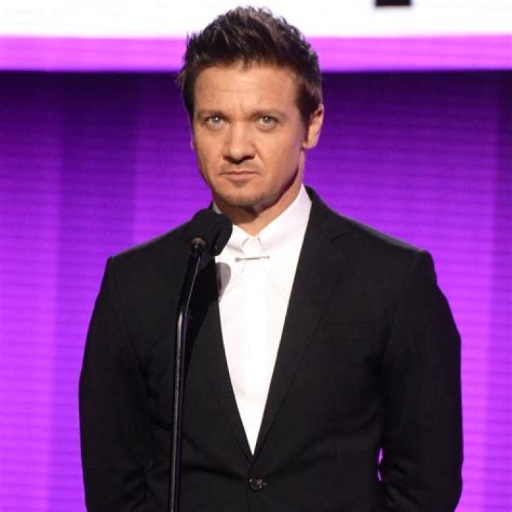 Jeremy Renner Finalizes Divorce From Sonni Pacheco – Has to Pay $13,000 a Month in Child Support