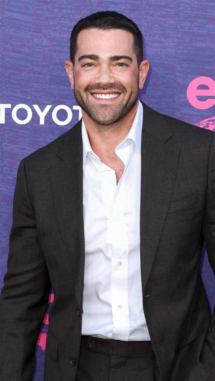 Jesse Metcalfe Biography, Age, Height, Wife, Net Worth, Family