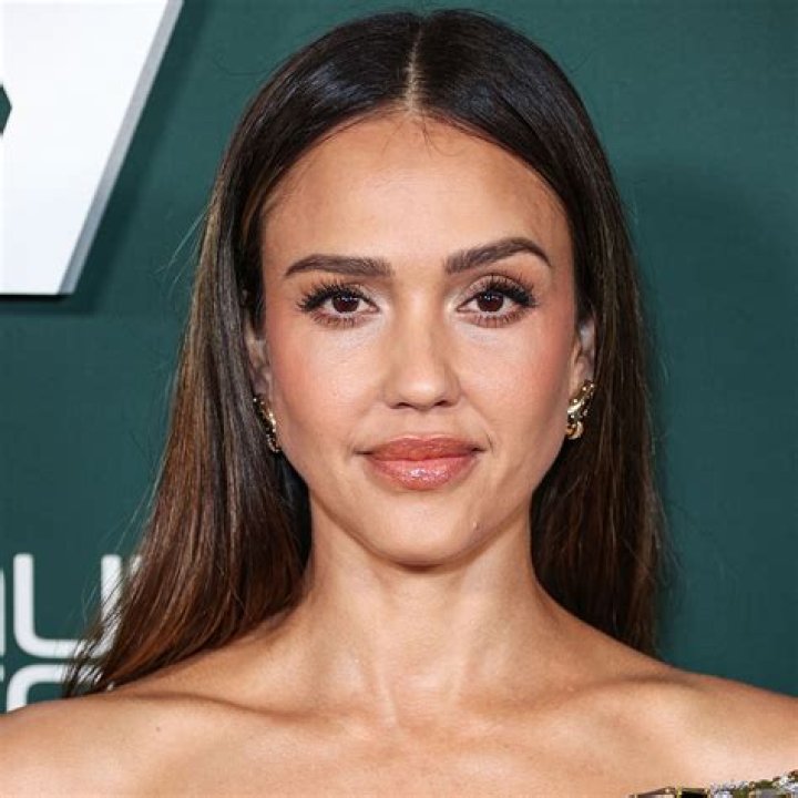Jessica Alba Biography, Age, Height, Husband, Net Worth, Family