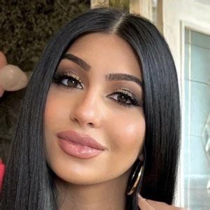 Jessica Tawil (TikTok Star) - Age, Birthday, Bio, Facts, Family, Net Worth, Height & More