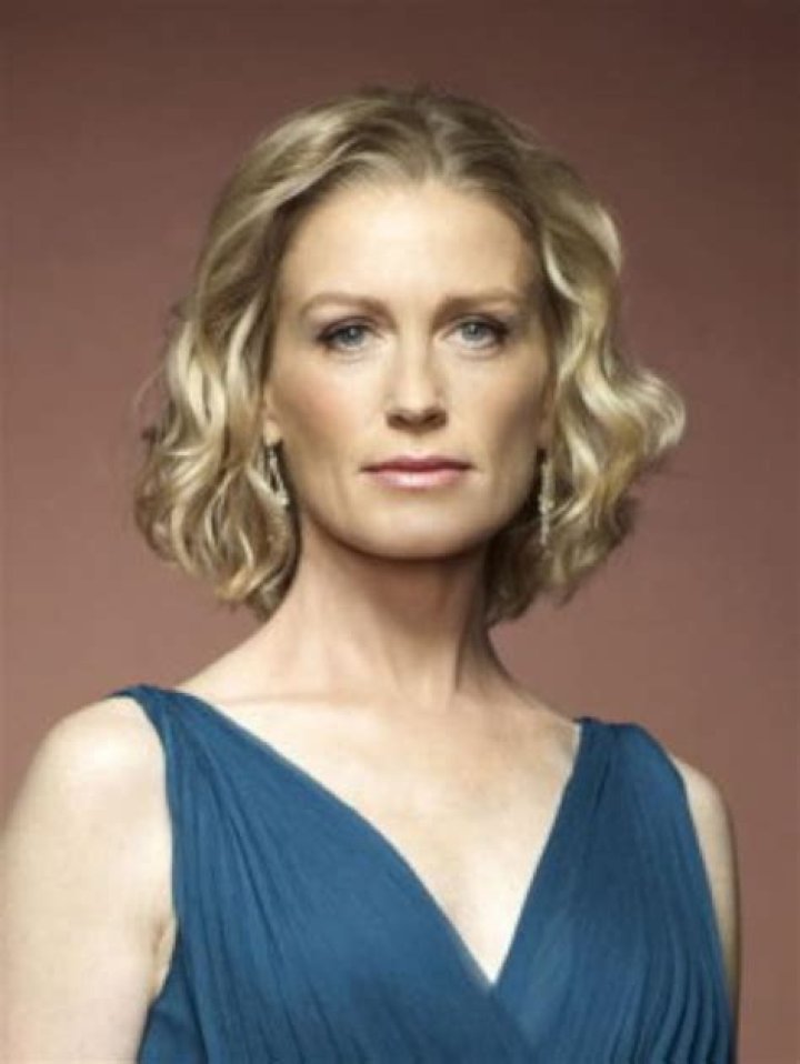 Jessica Tuck (TV Actress) - Age, Birthday, Bio, Facts, Family, Net Worth, Height & More