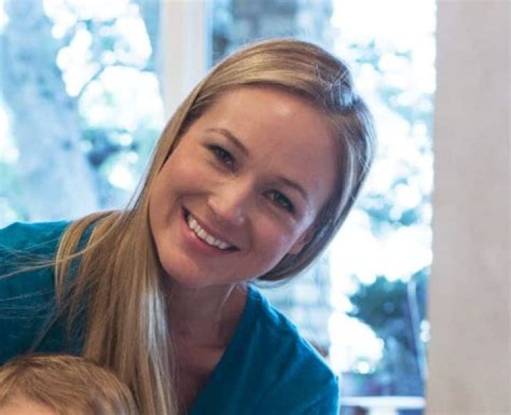 
Jewel Kilcher Net Worth: How Rich Is She? Lifestyle And Career Highlight 
