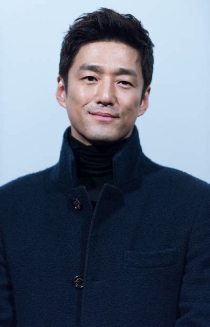 Ji Jin-hee (TV Actor) - Age, Birthday, Bio, Facts, Family, Net Worth, Height & More