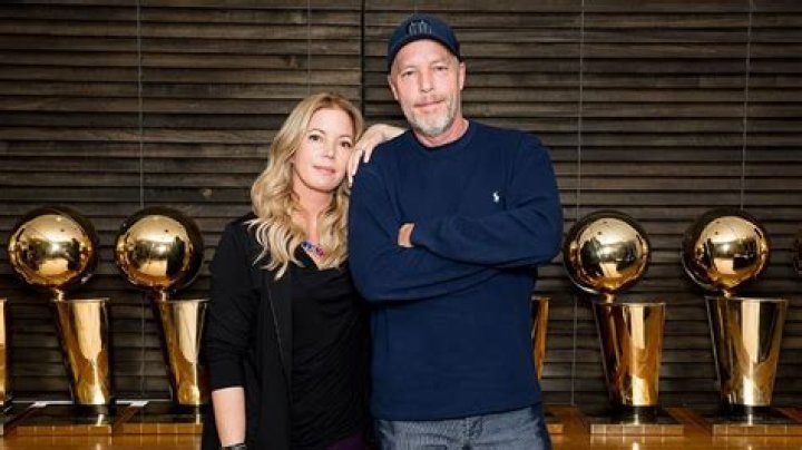 Jim Buss Biography, Age, Height, Wife, Net Worth, Family