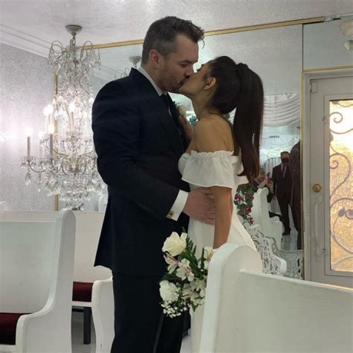 Jim Jefferies Wife Tasie Lawrence and Children Make Up His Family