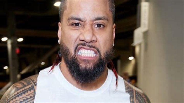 How tall is Jimmy Uso