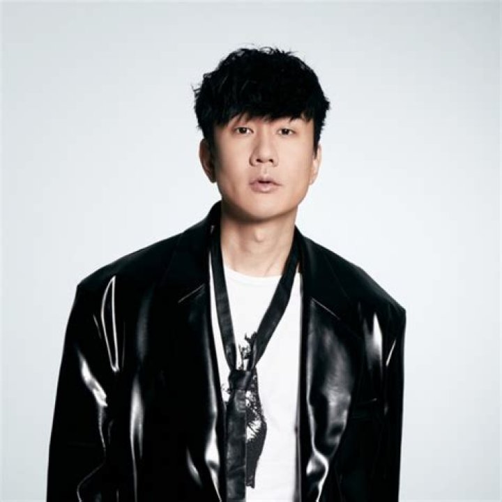 JJ Lin (Pop Singer) - Age, Birthday, Bio, Facts, Family, Net Worth, Height & More
