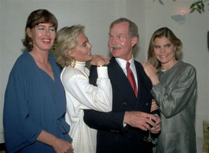 Joan Hemingway Biography, Age, Height, Husband, Net Worth, Family