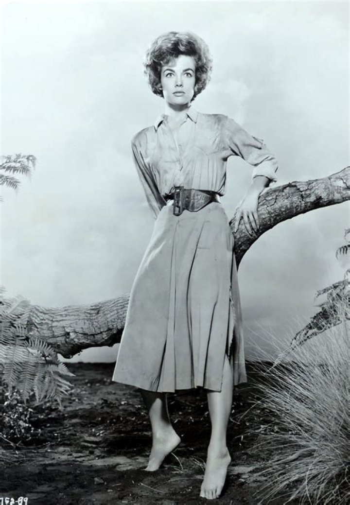 Joanna Barnes (TV Actress) - Age, Birthday, Bio, Facts, Family, Net Worth, Height & More