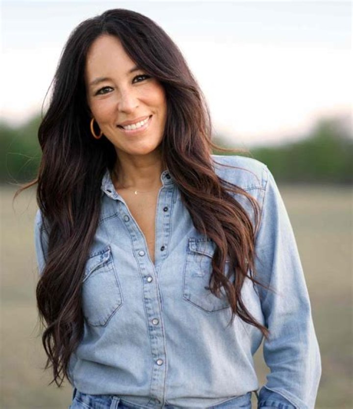 Who is Joanna Gaines? Wiki, Biography, Net Worth, Kids, Husband, Parents, Height, Birthday & More