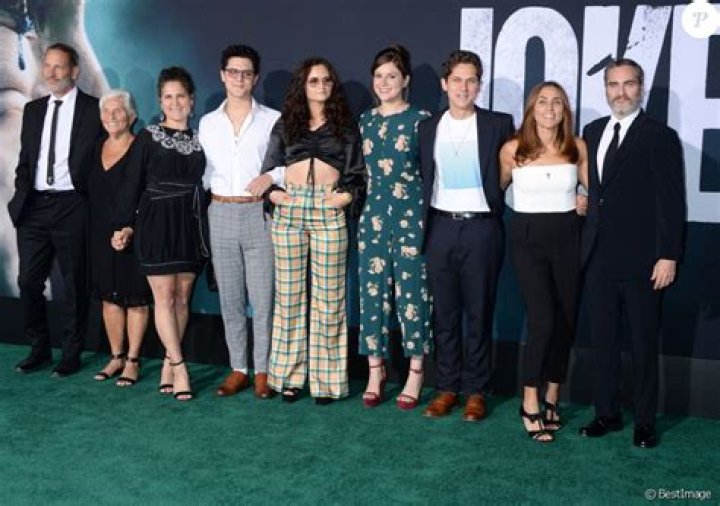 Jodean Bottom – Celebsgraphy