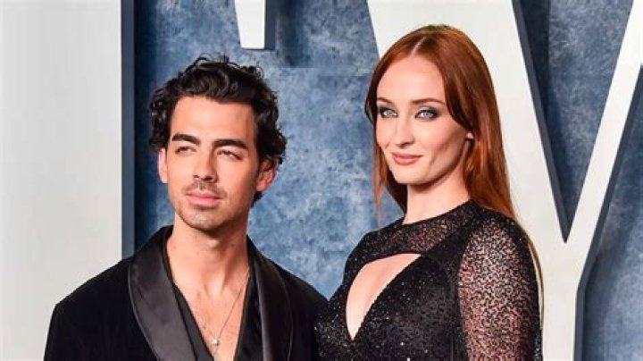 Joe Jonas and Sophie Turner Show Off Their Impeccable Street Style While Strolling in NYC