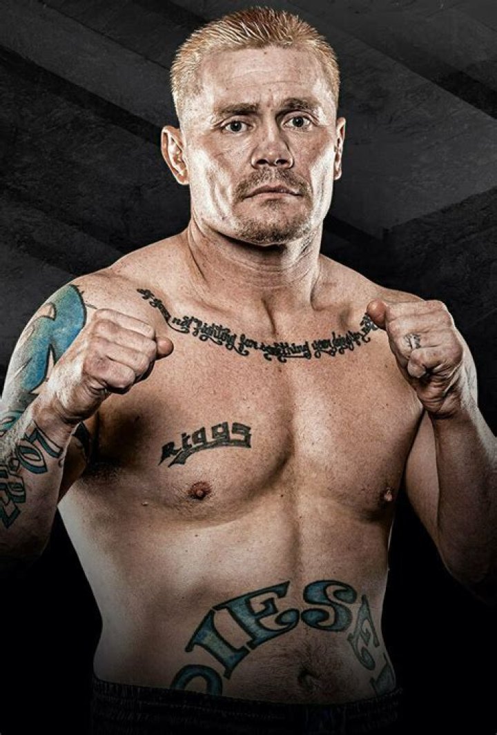 Joe Riggs (MMA Fighter) - Age, Birthday, Bio, Facts, Family, Net Worth, Height & More