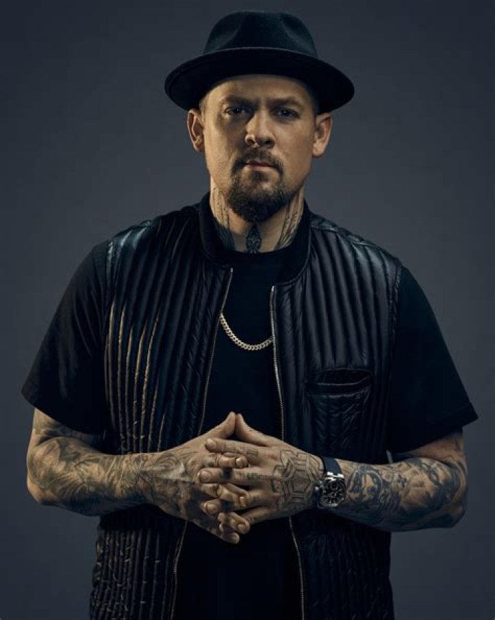 How tall is Joel Madden