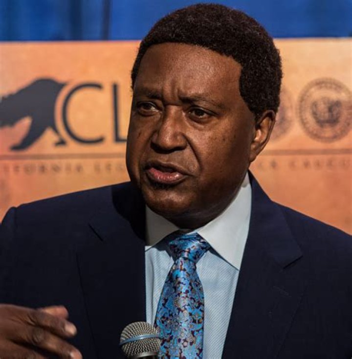 John Burris biografía, edad, altura, esposo, net worth, familia