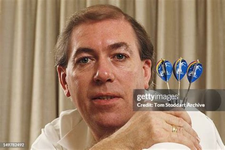 John Lowe (Darts Player) - Age, Birthday, Bio, Facts, Family, Net Worth, Height & More