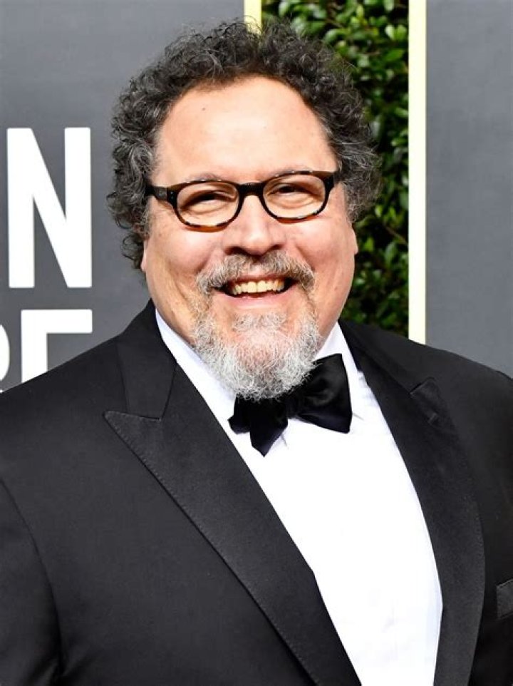 How tall is Jon Favreau