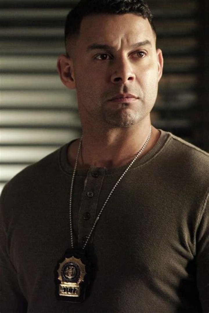  Jon Huertas