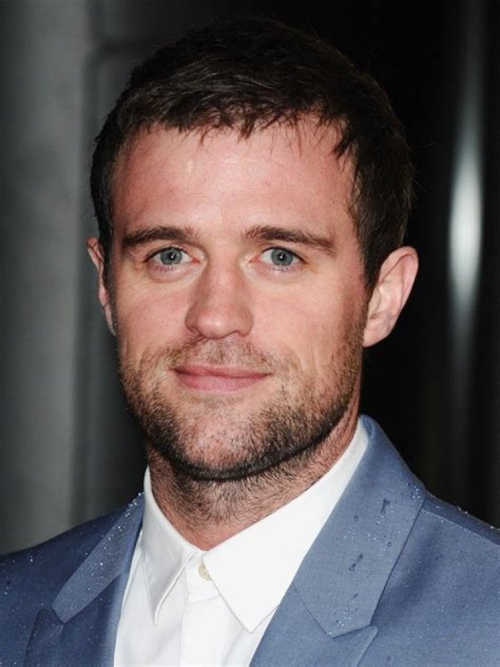 Jonas Armstrong Biography, Age, Height, Wife, Net Worth, Family