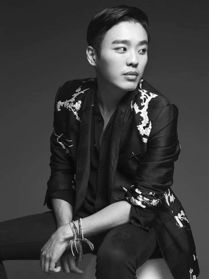 Jonathan Cheung Biography, Age, Height, Wife, Net Worth, Family