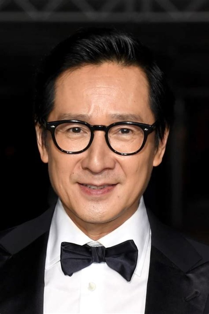 How tall is Jonathan Ke Quan