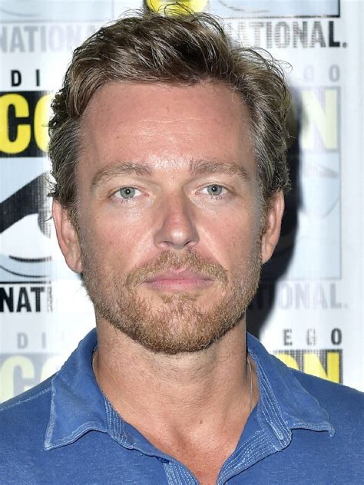 Jonathan Scarfe biografía, edad, altura, esposo, net worth, familia