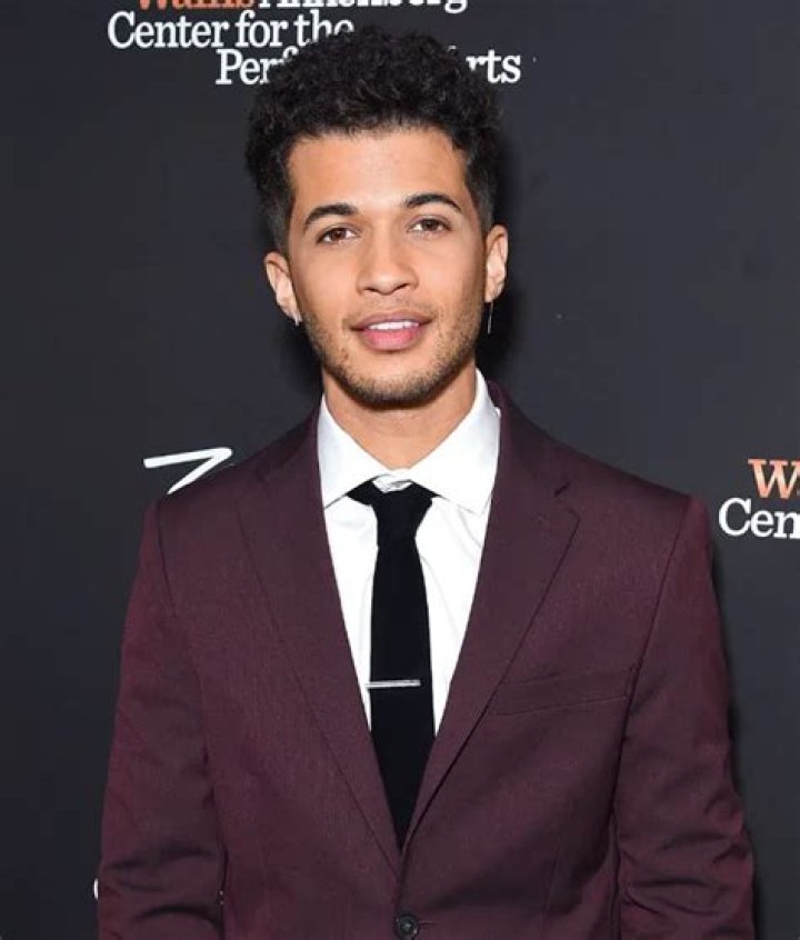 Jordan Fisher Height, Weight, Net Worth, Age, Birthday, Wikipedia, Who, Instagram, Biography