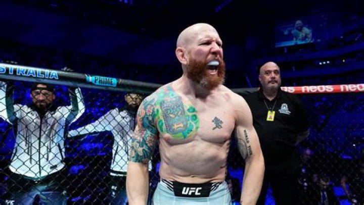 Josh Emett Biography, Age, Height, Wife, Net Worth, Family