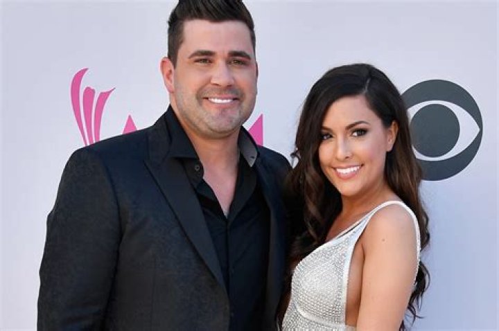 Josh Gracin Biography, Age, Height, Wife, Net Worth, Family