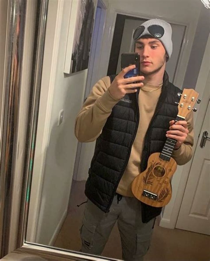 Who is Josh Manifold? Wiki, Biography, Age, Family, Net worth, Girlfriend, Ethnicity & More