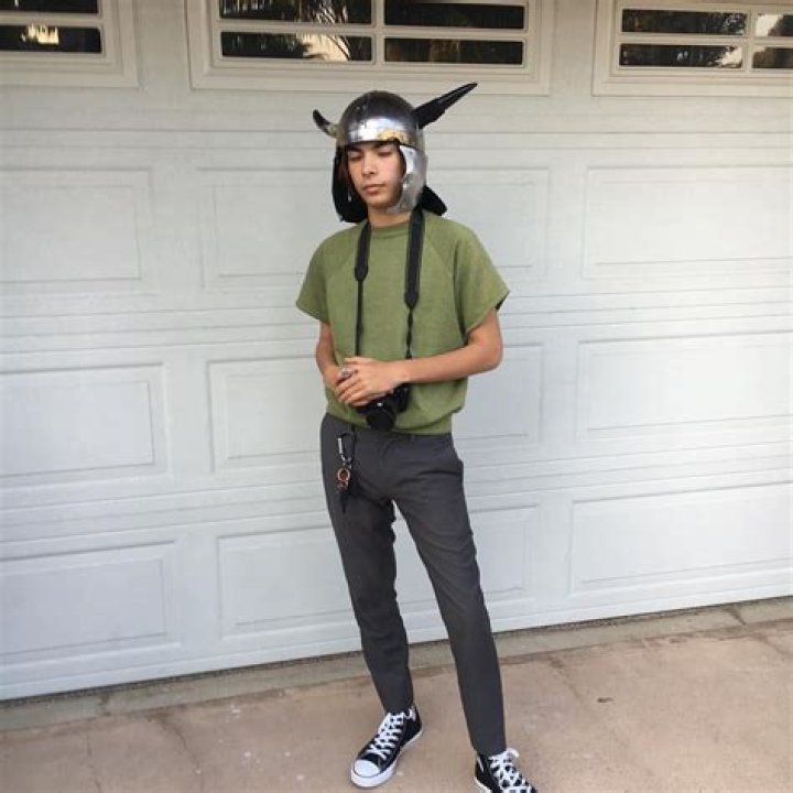 Josh Ovalle (Film Producer) - Age, Birthday, Bio, Facts, Family, Net Worth, Height & More