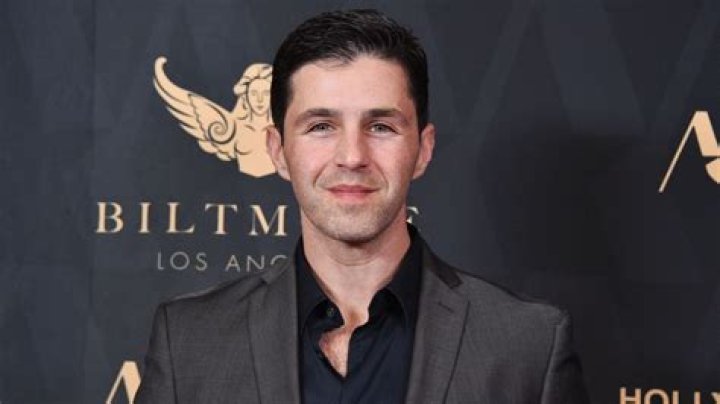 WHOAJosh Peck Looks NOTHING Like the Nickelodeon Star You Remember!