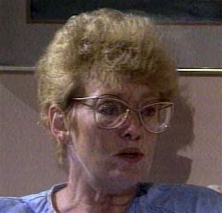 Who is Joyce Dahmer? Wiki, Biography, Husband, Family & Facts About Jeffrey Dahmer's Mom